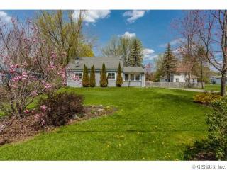 28 Greyson Rd, Rochester, NY 14623-2010