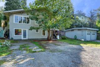 8602 Ravenna Ave, Seattle, WA 98115-3339