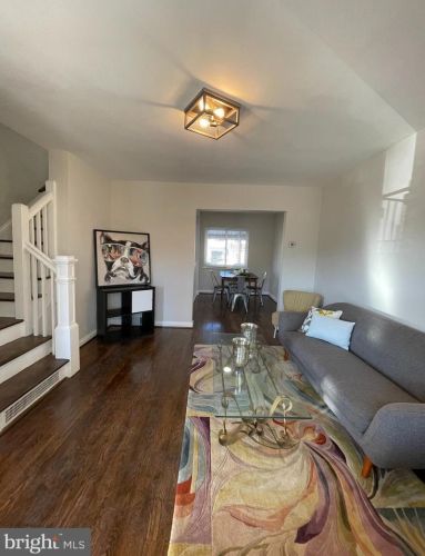 3332 Alden Pl, Washington, DC 20019-1313