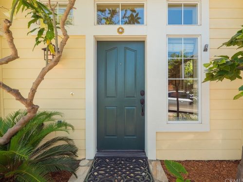 3410 Duchess Ln, Long Beach, CA 90815-5156