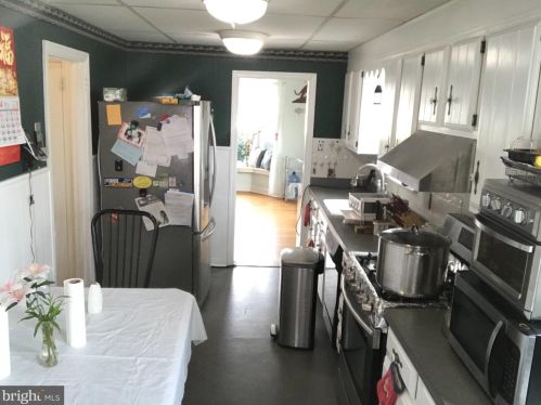 26 Johns Rd, Cheltenham PA  19012-1420 exterior