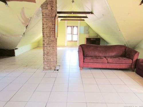 13 Manwaring St, United States Coast Guard Ac CT  06320-5619 exterior