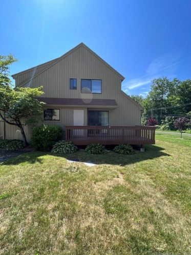 14 Avon Ct, Beacon Falls, CT 06403-4923