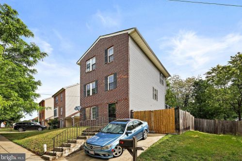 3210 Buena Vista Ter, Washington, DC 20020-1805