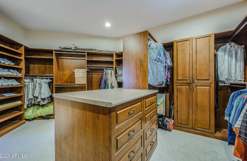 8300 Dixileta Dr, Scottsdale AZ 85266-2273 exterior