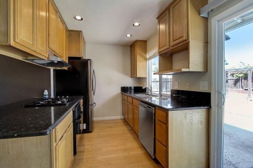 6312 Trajan Dr, Citrus Heights, CA 95662-3837