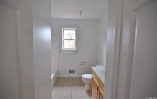 45 Dartmouth Dr, Rock Hill NY  12775-6011 exterior