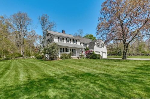 52 Davenport Ridge Rd, Stamford, CT 06903-5115