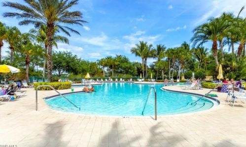 2885 Hatteras Way, Naples FL  34119-7525 exterior