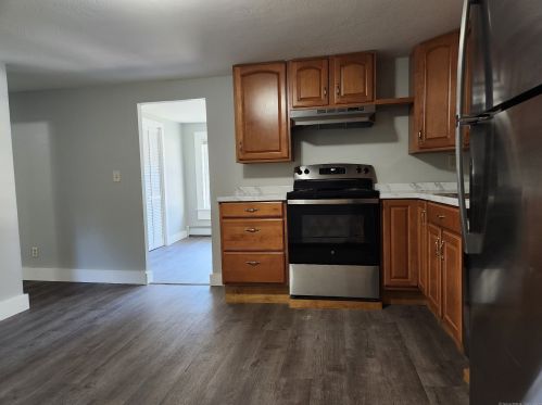 224 Main St, Vernon CT  06066-3329 exterior