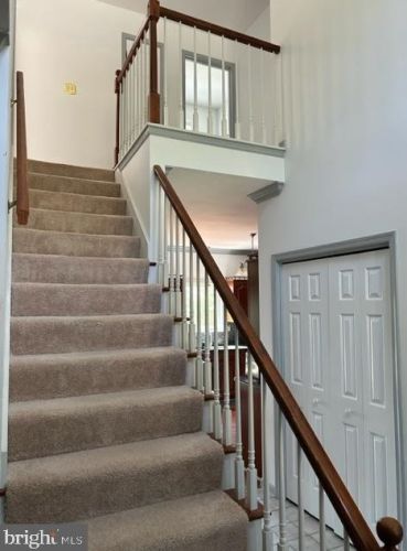 4097 Continental Dr, Harrisburg, PA 17112-1077