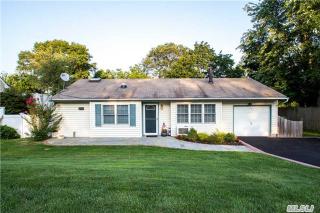104 Rosemont Ave, Farmingville, NY 11738-2048