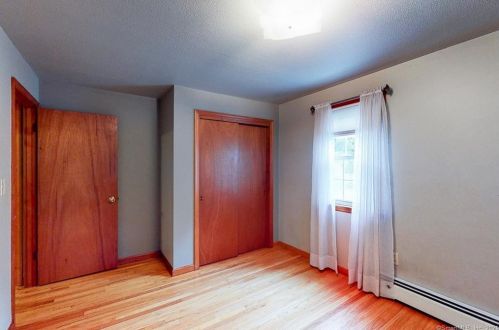 46 Sabin St, Putnam CT  06260-1842 exterior