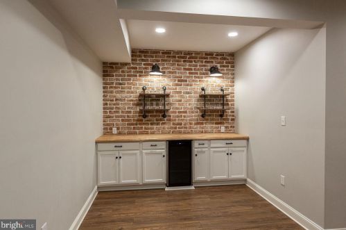 518 Delp Rd, Lancaster PA  17601-2956 exterior