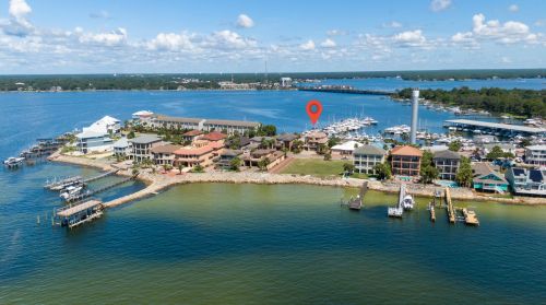 2575 Cayenne Ln, Shalimar FL  32579-4202 exterior