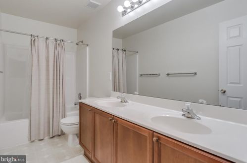 26 Colonel Miles Ct, Harpers Ferry WV  25425-3109 exterior