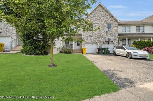 109 Crest Pl, Lakewood, NJ 08701-2986