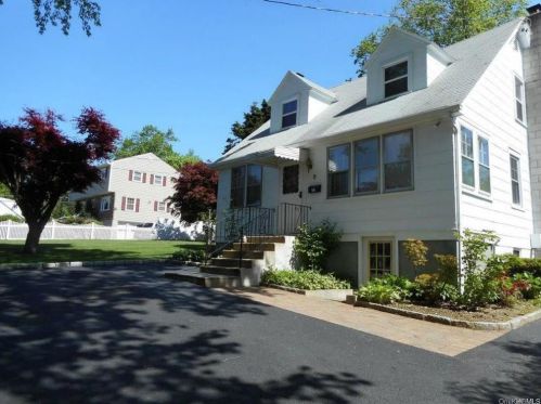 6 Wright Rd, Yorktown Hgts, NY 10598-6613