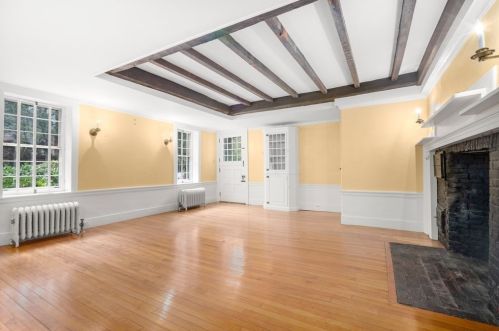 2 Brookshire Rd, Worcester MA  01609-1251 exterior