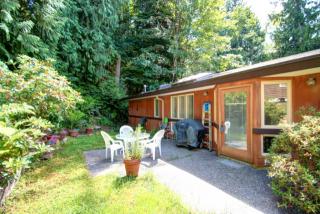 122 Grand View Ln, Bellingham, WA 98229-2766
