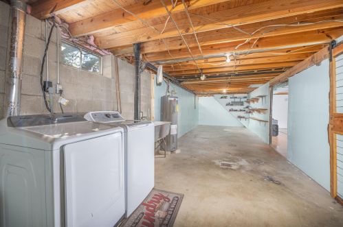 15936 Wooster Rd, Mount Vernon OH  43050-9764 exterior