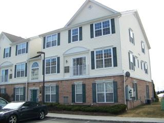 446 Lenape Ln, Delaware Park, NJ 08865-8018