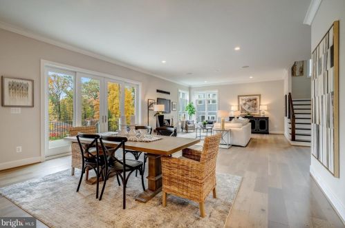 6580 Brooks Pl, Falls Church VA  22044-1105 exterior