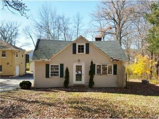 212 Old Hawleyville Rd, Bethel, CT 06801-3046