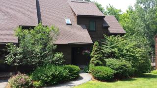 386 Acorn Ln, Shelburne, VT 05482-6390