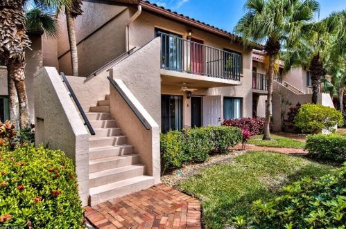 3243 Horse Carriage Way, Naples, FL 34105-2825