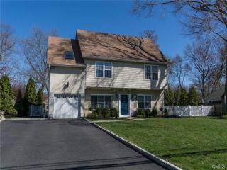 71 Crystal Lake Rd, Stamford, CT 06905-1707