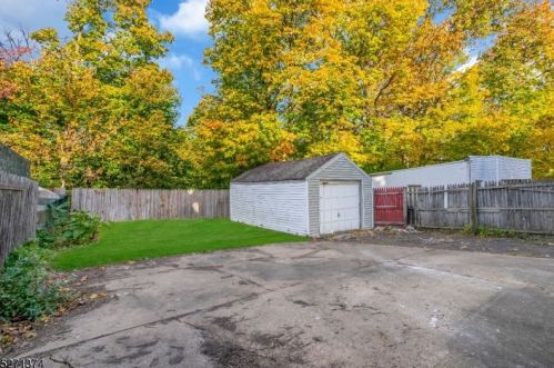 7 Tiffany Blvd, Newark NJ  07104-2415 exterior