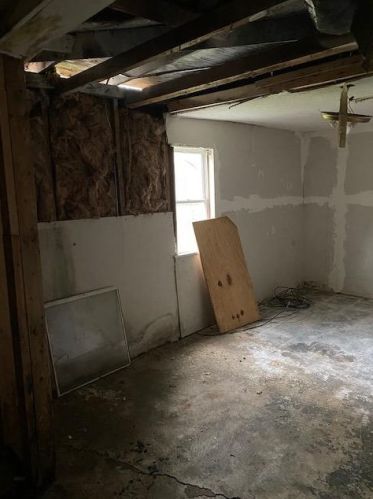 1051 Hanley St, Gary IN  46406-2013 exterior