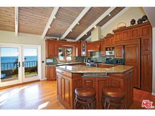 4782 Encinal Canyon Rd, Malibu CA  90265-2545 exterior