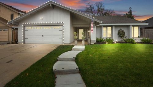 9020 Lismore Dr, Elk Grove CA  95624-2661 exterior