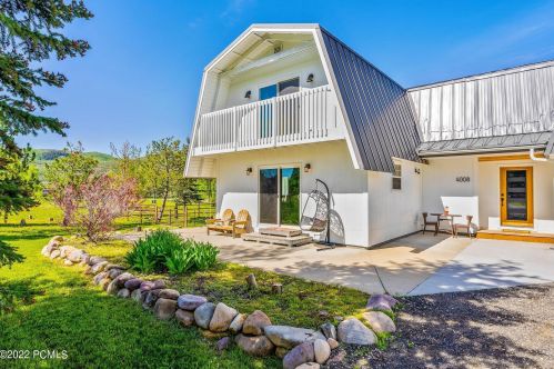 2475 Crestview Dr, Woodland, UT 84036-9600
