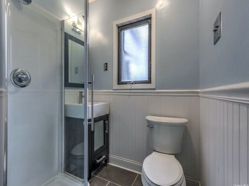 20 Marshall Ave, Floral Park NY  11001-3201 exterior