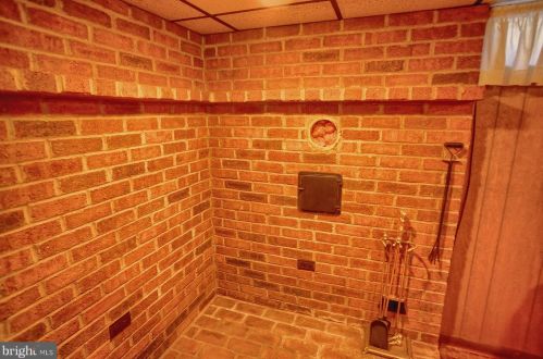 5001 Berkley St, Harrisburg PA 17109-4508 exterior