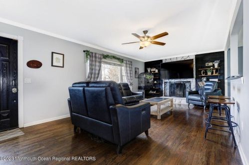 319 Spruce Dr, Bricktown NJ  08723-5948 exterior