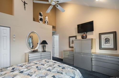 9 High Ridge Rd, Crotonville NY  10562-1969 exterior