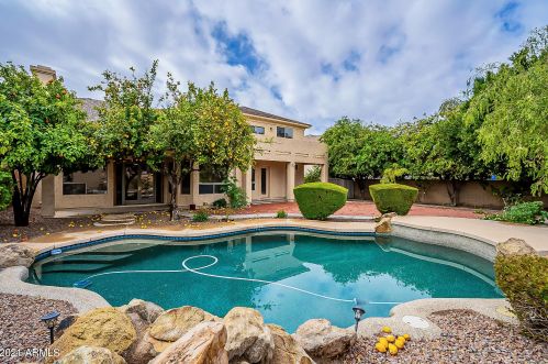 5330 Angela Dr, Scottsdale AZ 85254-6409 exterior