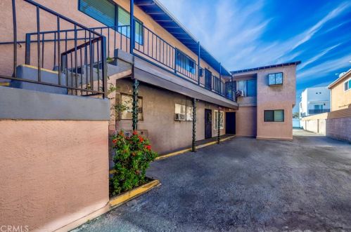 6827 Radford Ave, North Hollywood CA  91607-1323 exterior