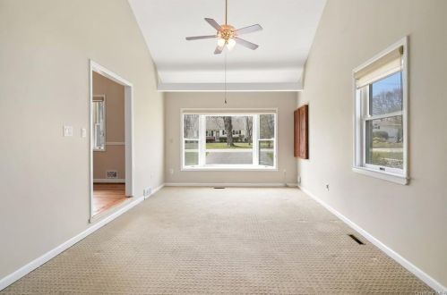 2810 Hedge St, Yorktown Hgts NY  10598-3039 exterior