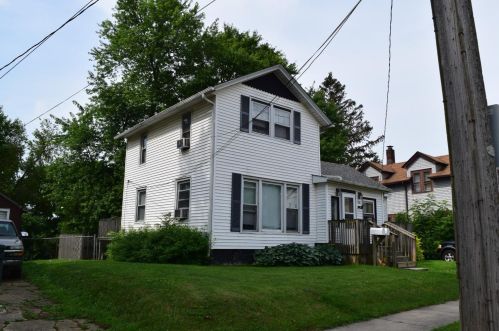 106 Brown St, Valpo, IN 46383-5655
