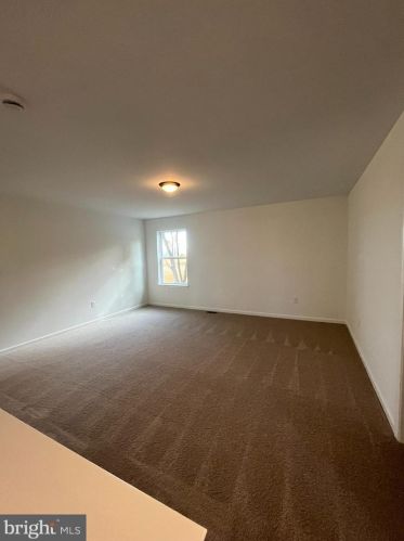 9518 Newtown Rd, Breinigsville PA  18031-1806 exterior