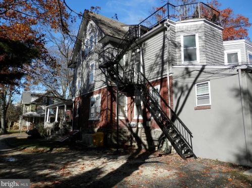 113 Walnut Ave, Ardmore PA  19003-2103 exterior