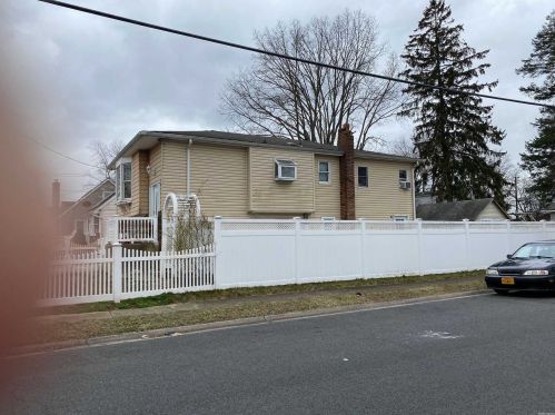 455 Molloy St, Copiague, NY 11726-1935