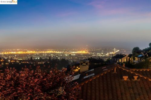 6230 Fairlane Dr, Oakland, CA 94611-1810