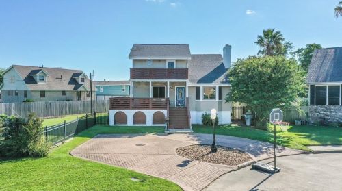 2015 Heards Lane Cir, Galveston, TX 77551-1366