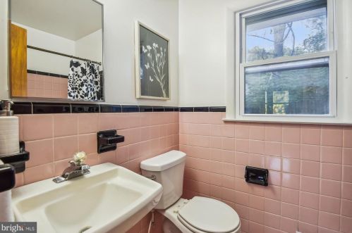 13100 Furnace Mountain Rd, Lovettsville VA  20180-2418 exterior